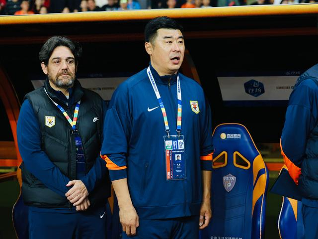 MK体育登录入口-山东泰山两场4球惨败背后，是韩鹏三中卫体系的全面崩盘|泰山队|上海海港|大连英博|青岛海牛|球队_新浪体育_新浪新闻